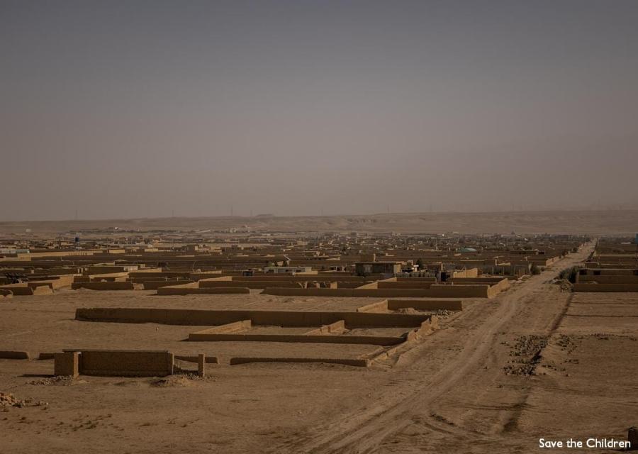 paesaggio desertico in Afghanistan con alcune costruzione in pietra riprese dall alto