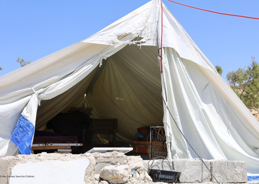 Tenda distrutta in campo profughi palestinese