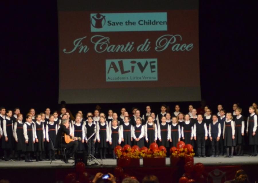 Le voci dei volontari: Benedetta, 8 anni e la sua canzone per la pace