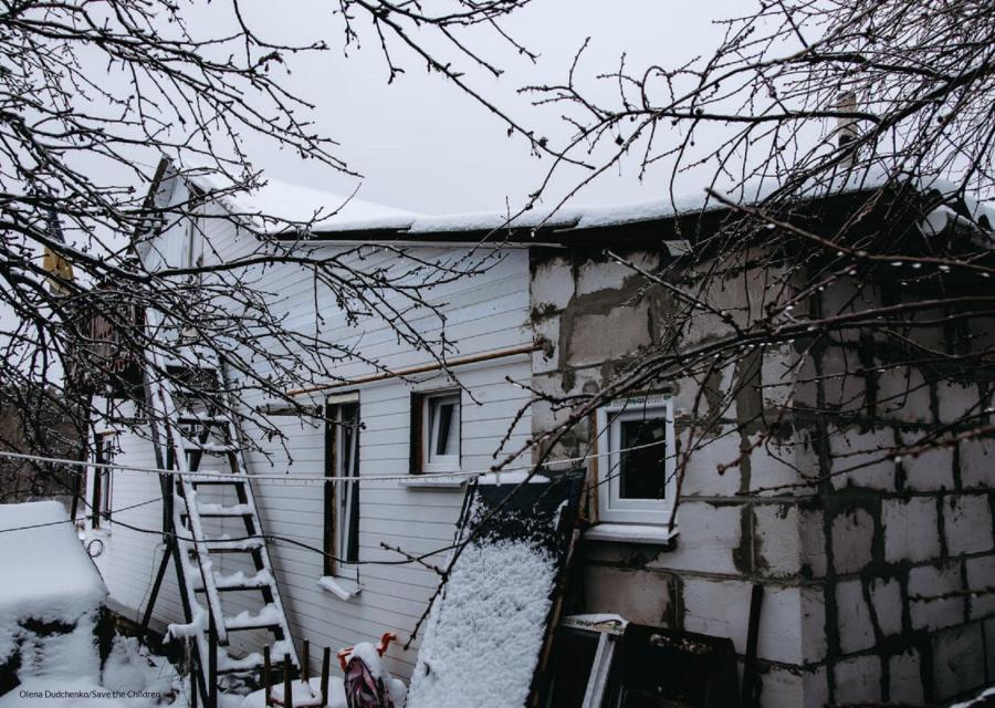 casa ricoperta da neve in Ucraina