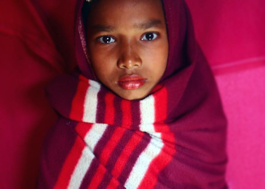 Bambina Rohingya Freddo