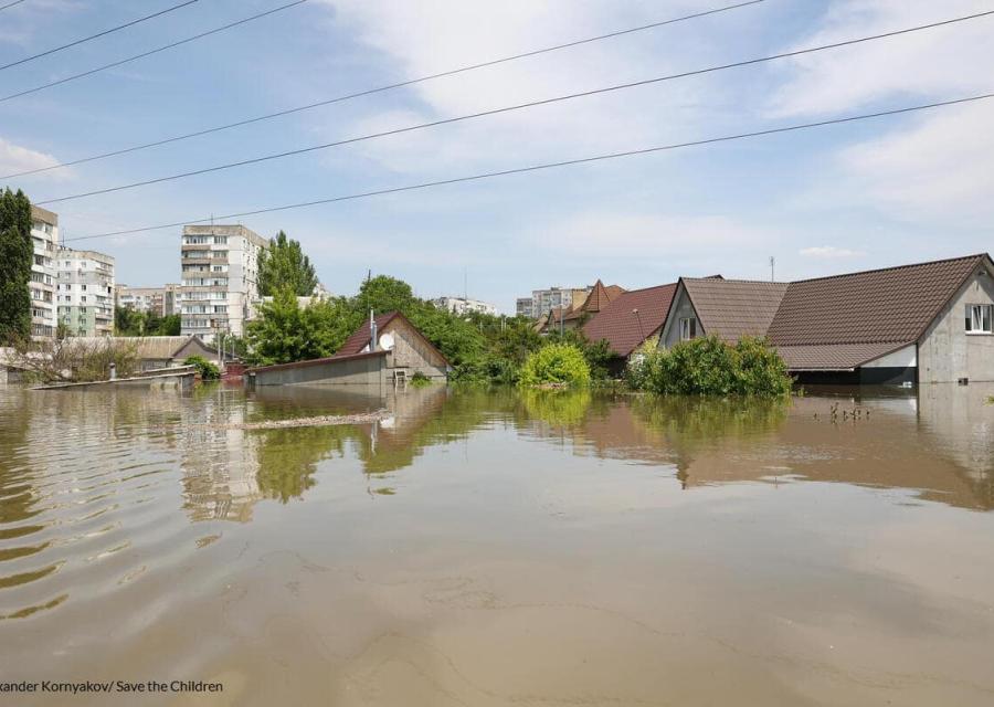 città allagata dopo la distruzione della diga di di Kakhovka a Kherson in Ucraina