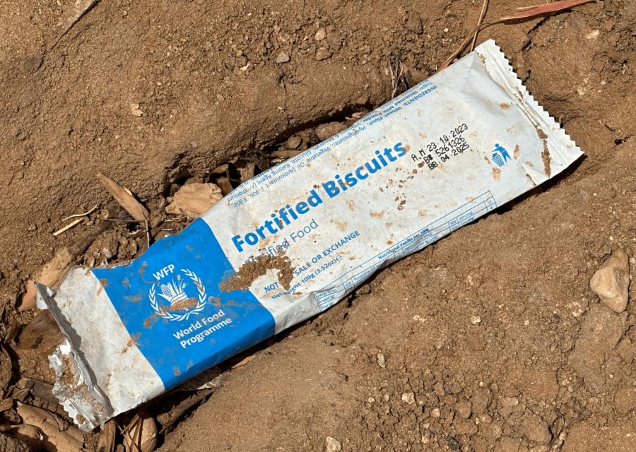 bustina di nutrienti per bambini a terra in Sudan