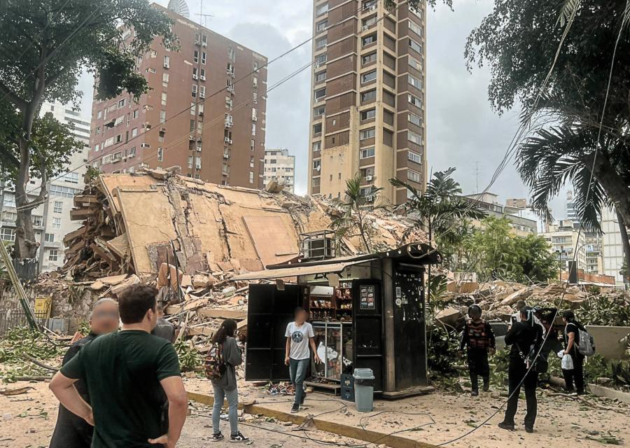Macerie edifici crollati conseguenza terremoto in Venezuela.